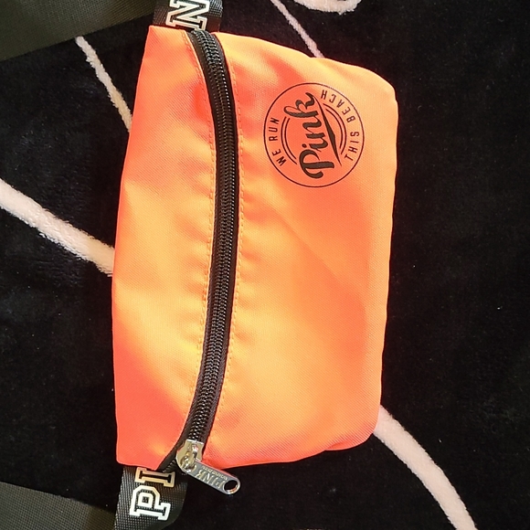 Victoria's Secret Pink belt purse - Picture 2 of 5